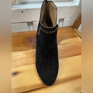 NIB Corkys Black Suede Ankle Boots with Embroidery